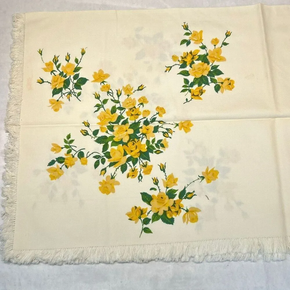 Vtg Tablecloth & Napkin Set Floral Print Yellow Rose Green Leaves Fringe 35